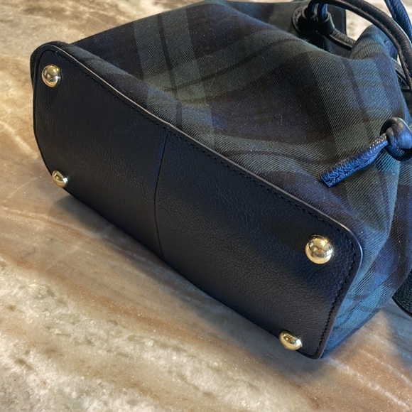 Talbot’s Drawstring Bucket Bag - Picture 2 of 6